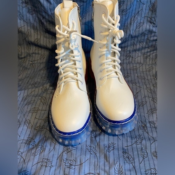 Wanted faux leather blue and red hombre soled combat boot 7 - Picture 7 of 7